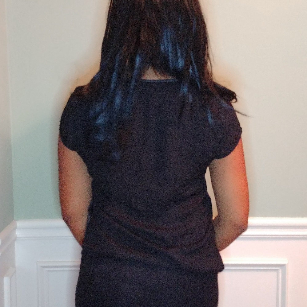 Gap Tee - Picture 2 of 2